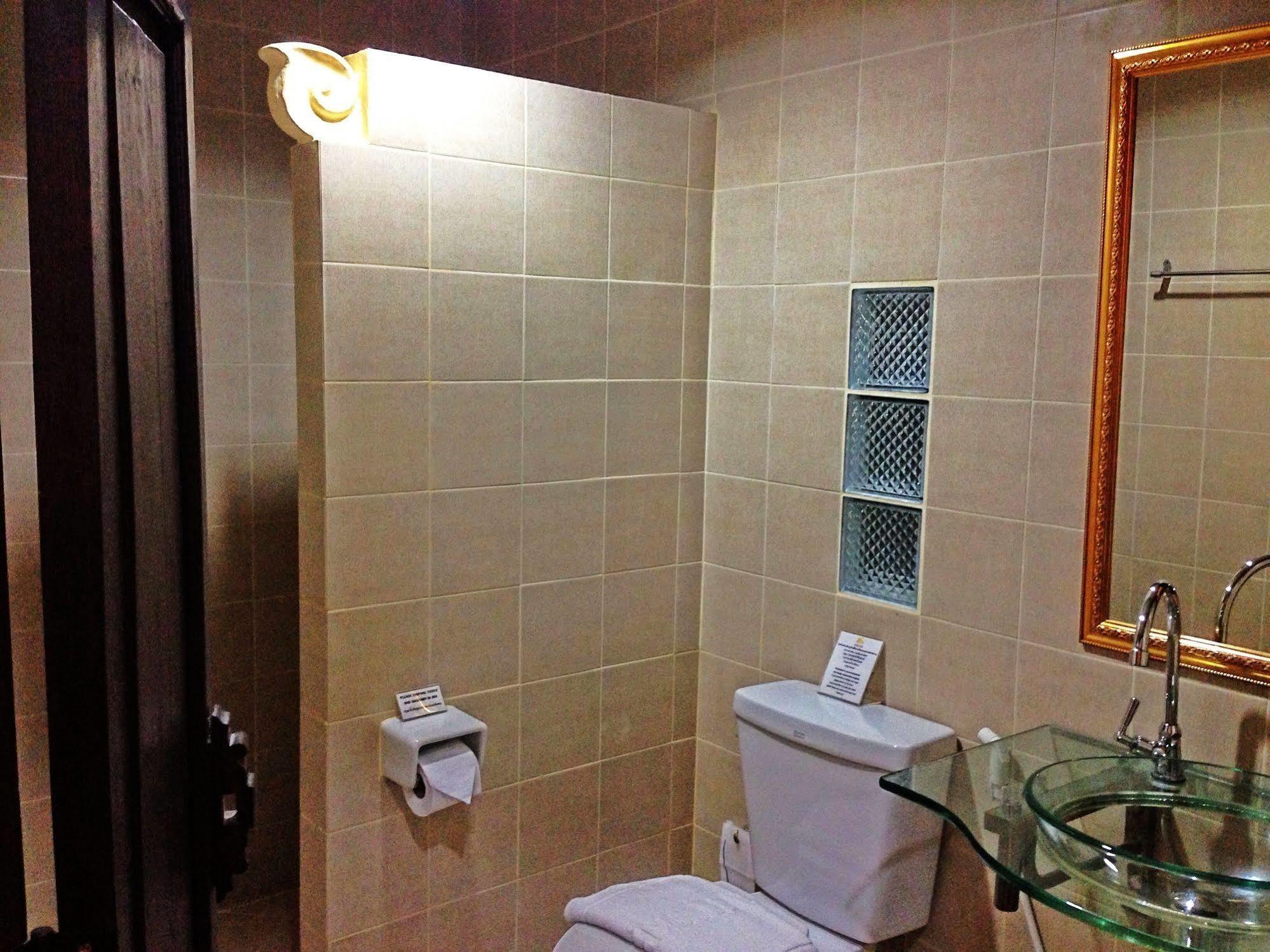 Na Thapae Hotel Chiang Mai Esterno foto